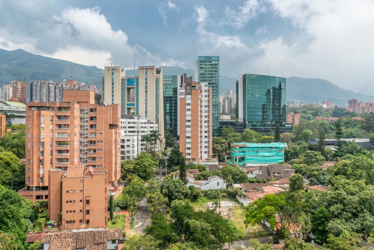 Apartamentos Go Living & Suites By Housy Host Medellin Exterior photo