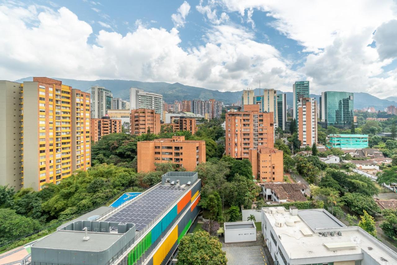 Apartamentos Go Living & Suites By Housy Host Medellin Exterior photo