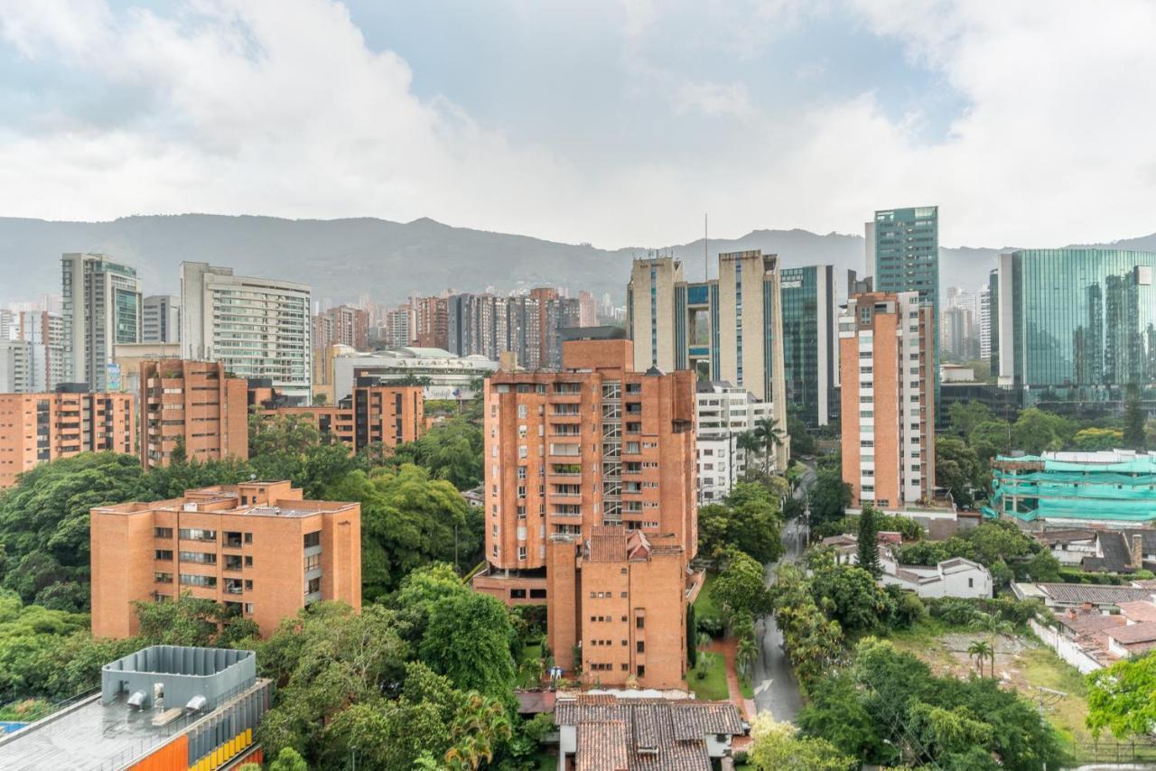 Apartamentos Go Living & Suites By Housy Host Medellin Exterior photo