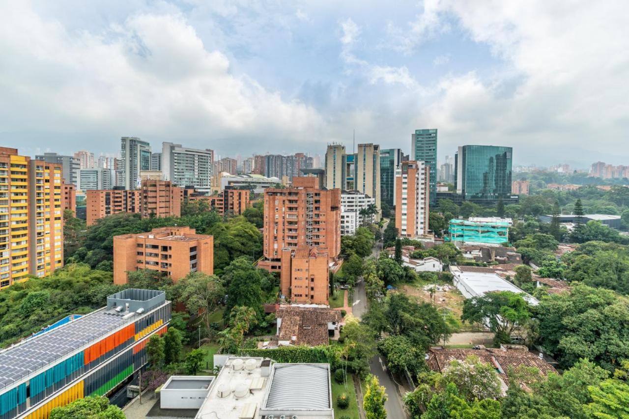 Apartamentos Go Living & Suites By Housy Host Medellin Exterior photo