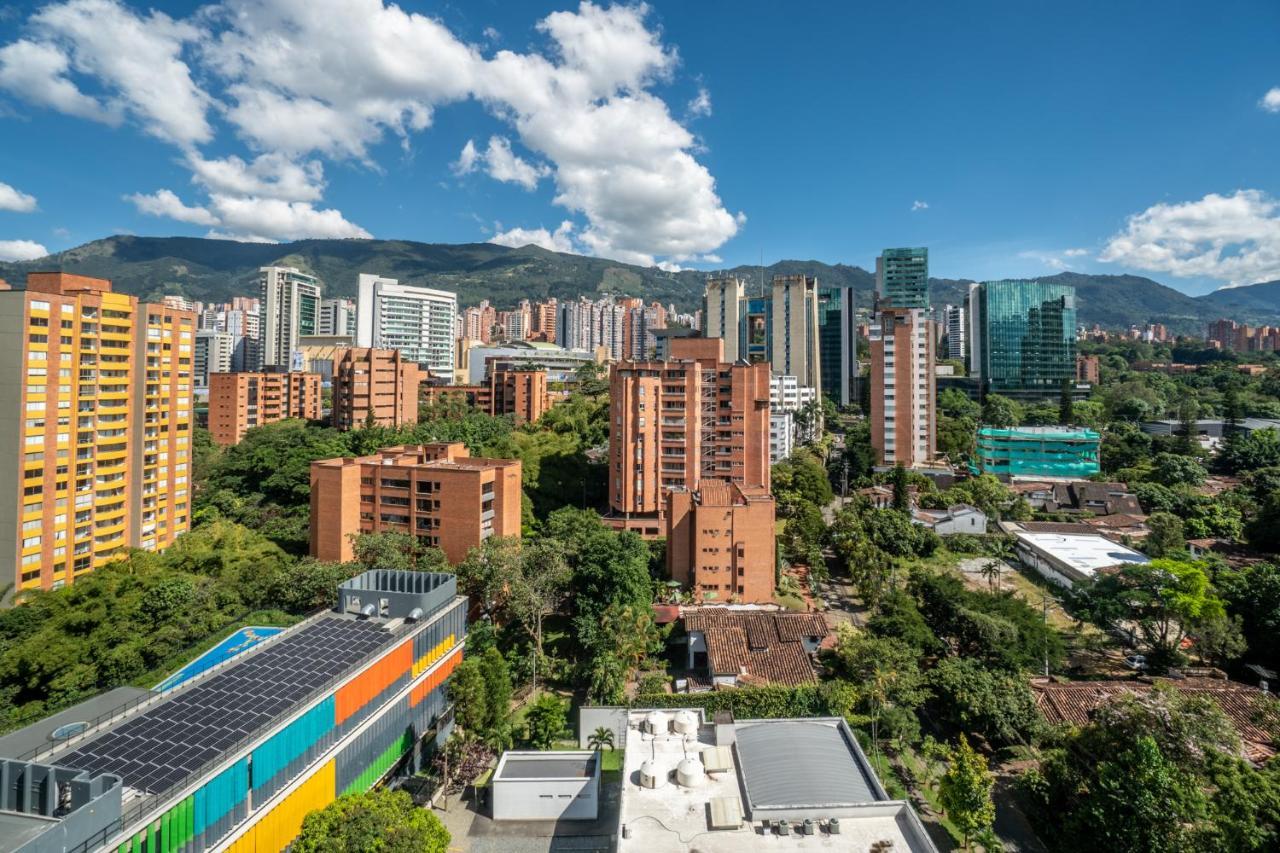 Apartamentos Go Living & Suites By Housy Host Medellin Exterior photo