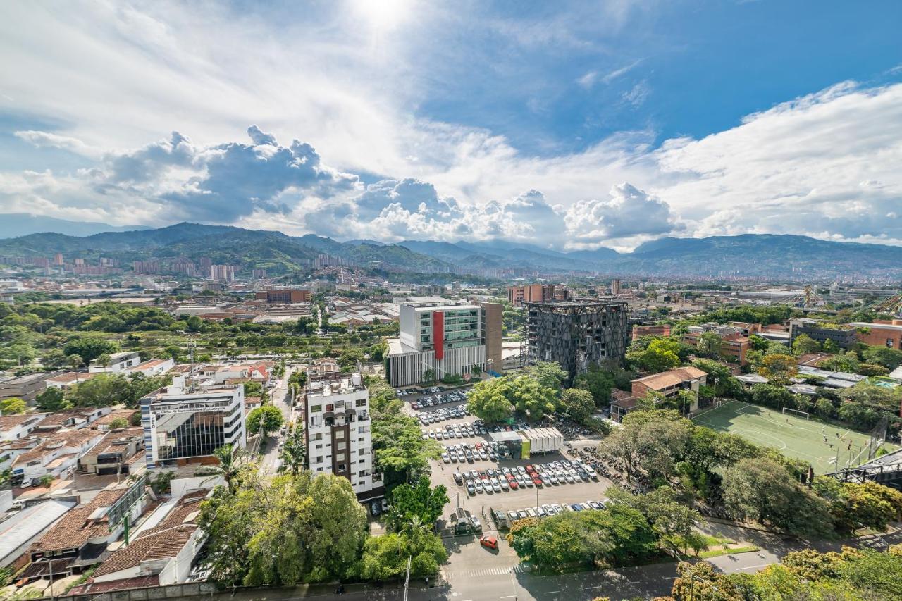 Apartamentos Go Living & Suites By Housy Host Medellin Exterior photo